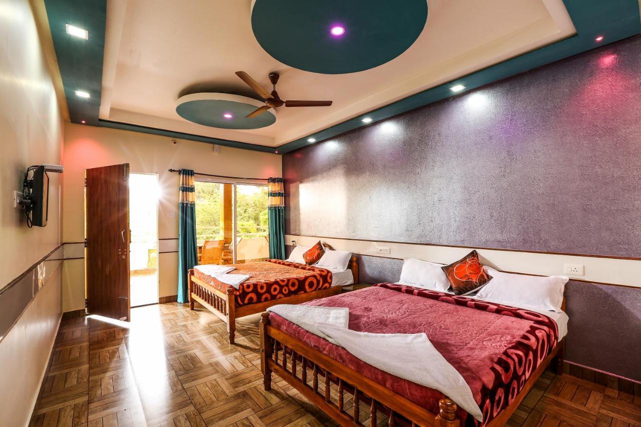 The Midway Jungle Resort Masinagudi Exterior photo
