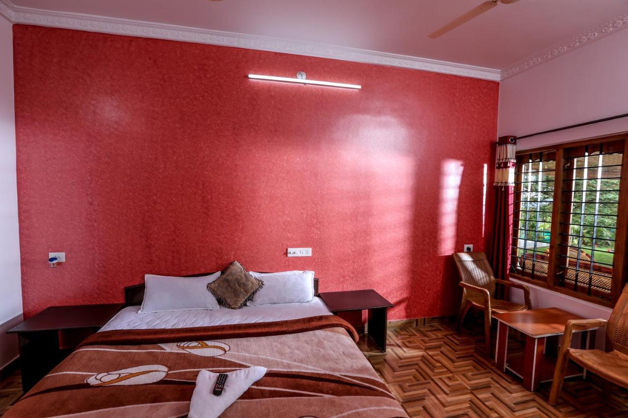 The Midway Jungle Resort Masinagudi Exterior photo