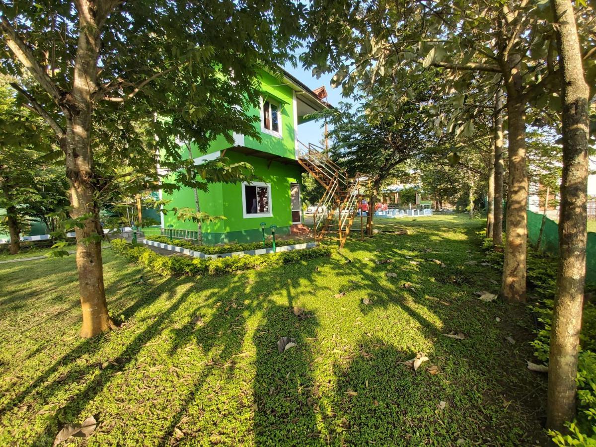 The Midway Jungle Resort Masinagudi Exterior photo