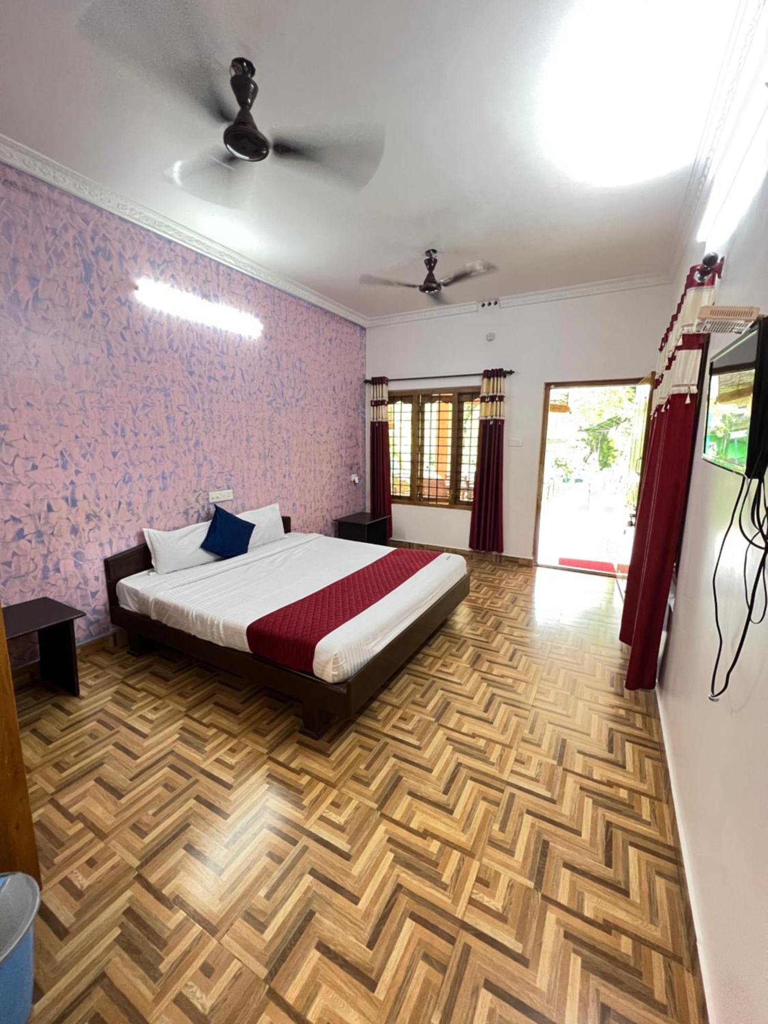 The Midway Jungle Resort Masinagudi Exterior photo