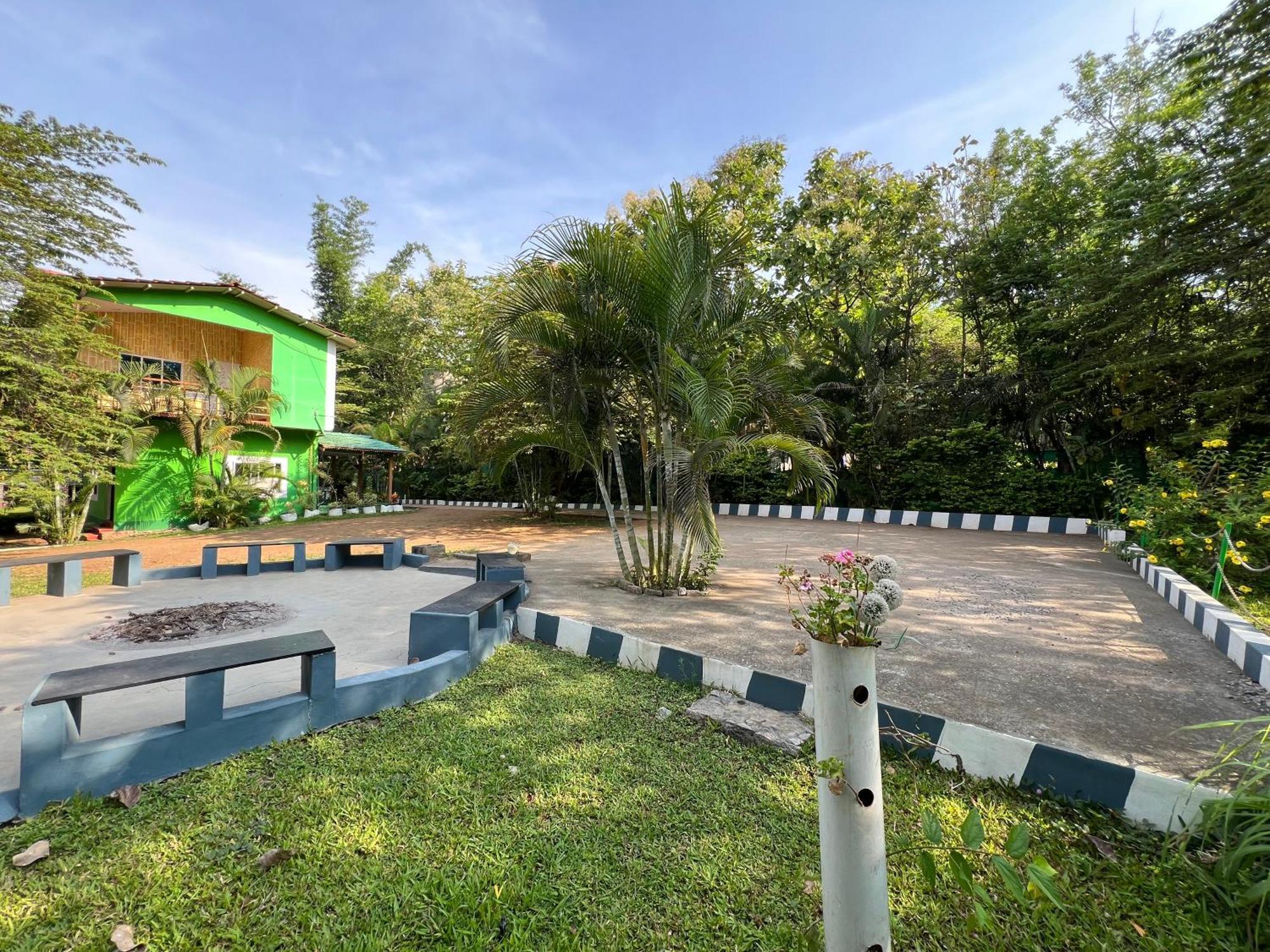 The Midway Jungle Resort Masinagudi Exterior photo